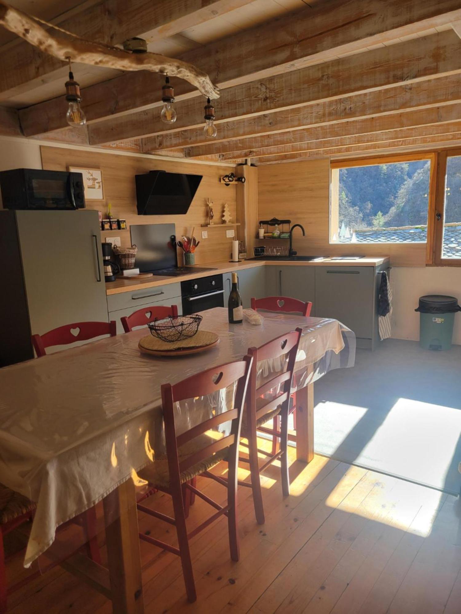 Paisible Maison Dans Les Pyrenees Fontpédrouse Εξωτερικό φωτογραφία